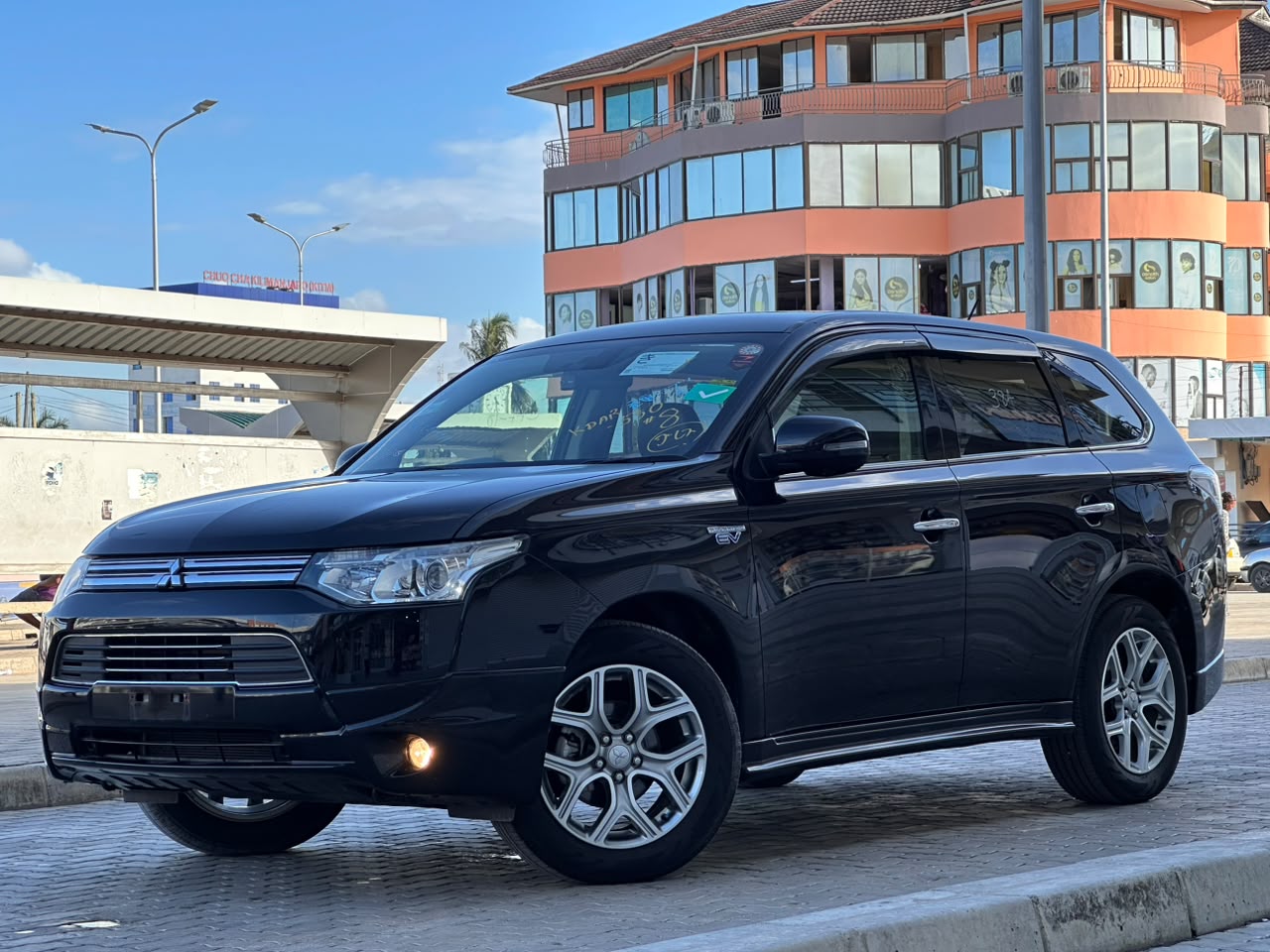 MITSUBISHI thumbnail 3